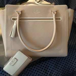 Kate Spade NWT matching purse and wallet!